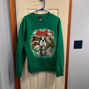 Men’s large green Christmas sweater in very good condition